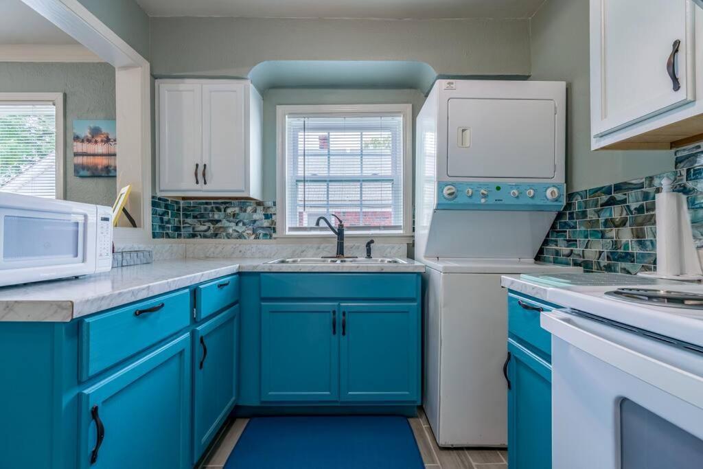 Mika Springs Beach Inspired Home! Memphis Exterior foto